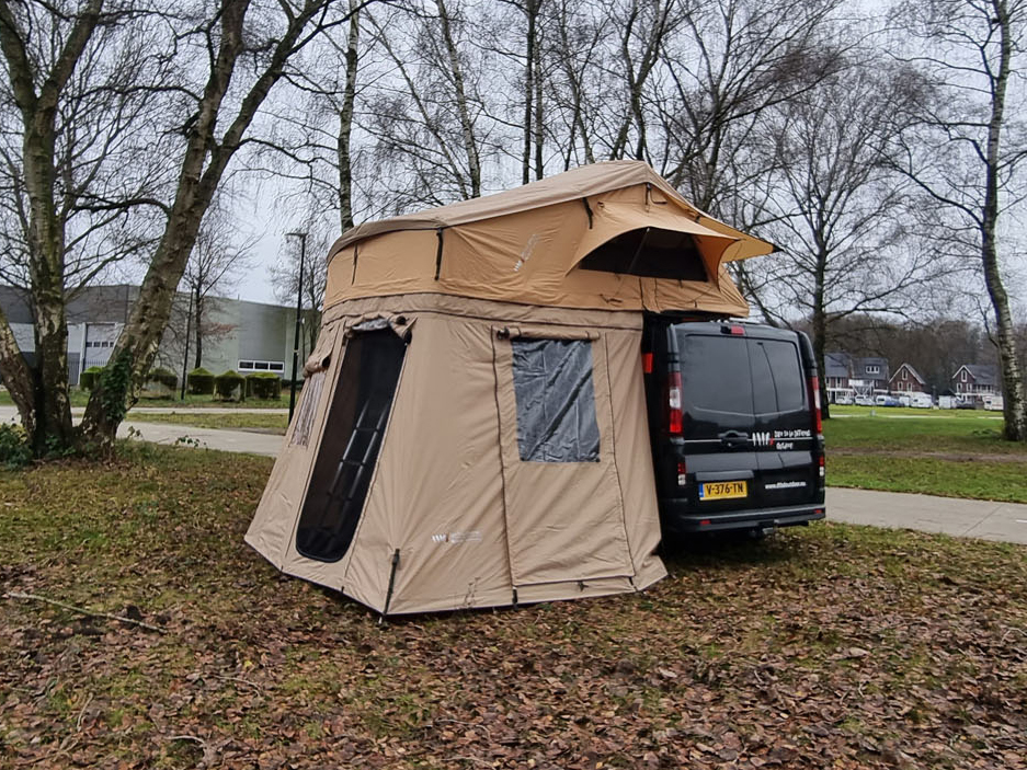 The largest family rooftop tent for 5 people The 220XL